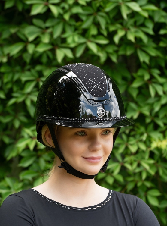 pol_pl_Kask-jezdziecki-z-szerokim-daszkiem-Fair-Play-EQUILEUS-STELLIFY-SHINY-80894_1.jpg