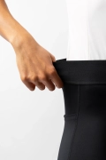 XU5M5_099_06.webp